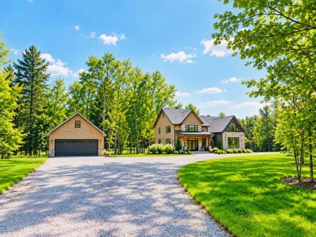 268 Rue Montcalm, Saint Colomban, QC, J5K 2N3 house for sale | Listing ID 12234 | Royal LePage