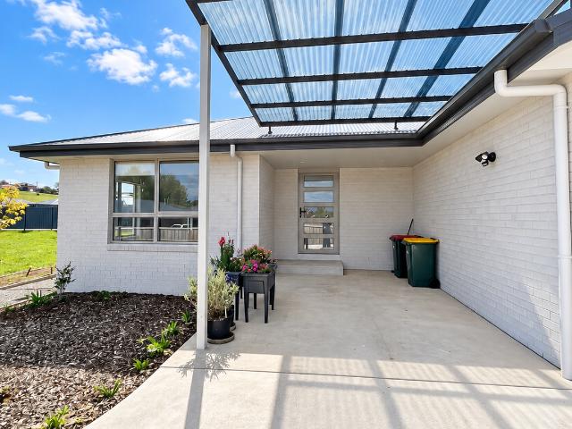 2/68 West Barrack Street, DELORAINE, TAS 7304