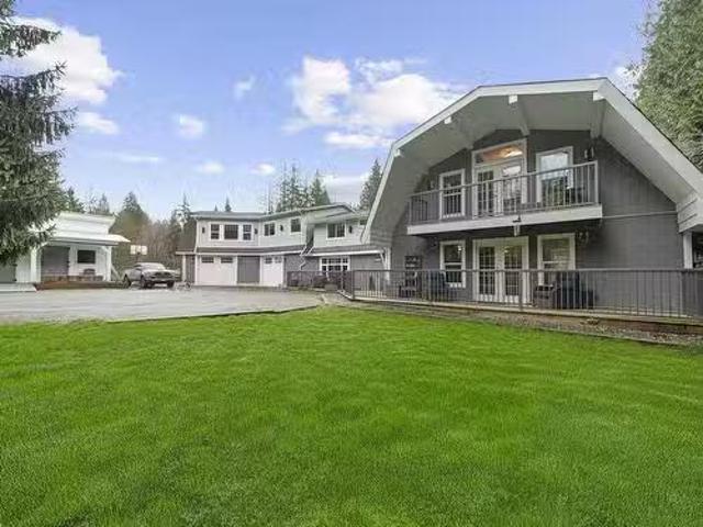 26996 Ferguson Avenue, Maple Ridge, BC, V2W 1R9 Luxury House.