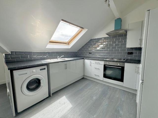 269 Roundhay Road, Leeds, Leeds, West Yorkshire LS8, 2 bed flat to rent, £1,000 pcm | PrimeLocation