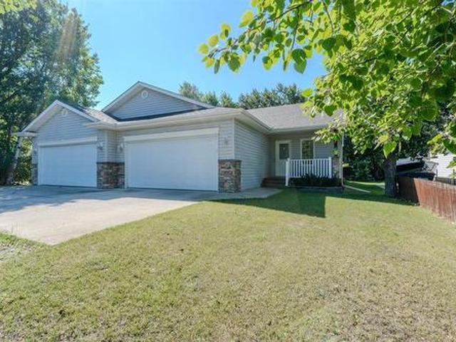 26 Westwood Avenue, Mitchell, MB, R5G 1H7 house for sale | Listing ID 202619 | Royal LePage