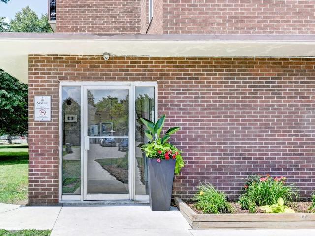 26 Willow Road Apartments 1 Bedroom Apartment for Rent at 26 Willow Rd, Guelph, ON N1H 1W1 Onward Willow