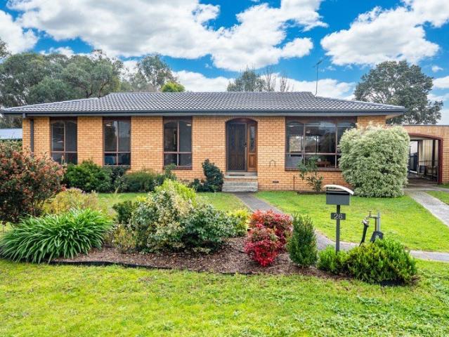 26 Yellow Gum Way, Thurgoona