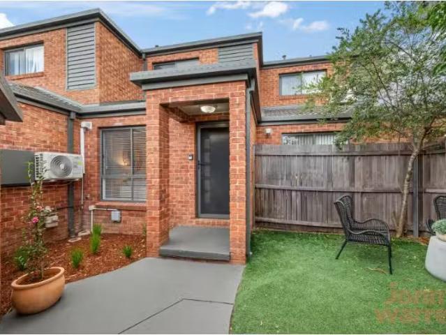 2/6 Adams Street, Queanbeyan Townhouse for rent Listed by Amb.