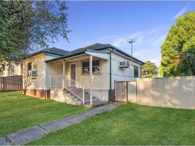 26 Barton Street, SMITHFIELD House for rent Listed by Yousif.