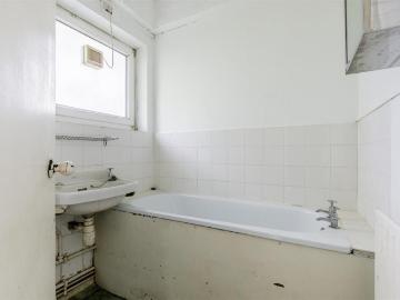 26 bed flat for sale