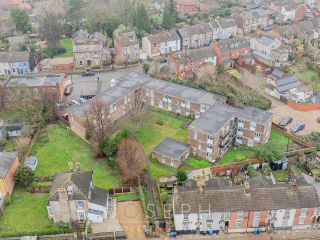 26 bedroom block of apartments for sale