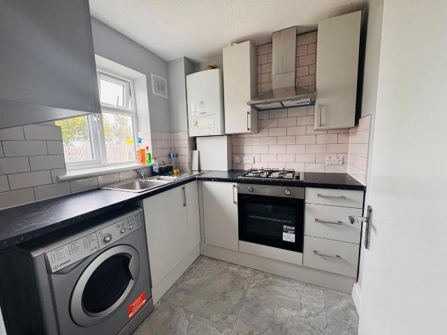 26 Bel Lane TW13, 2 bed flat to rent, £1,750 pcm | PrimeLocation