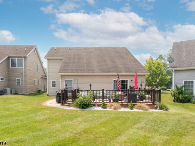 26 Bluffs Ct