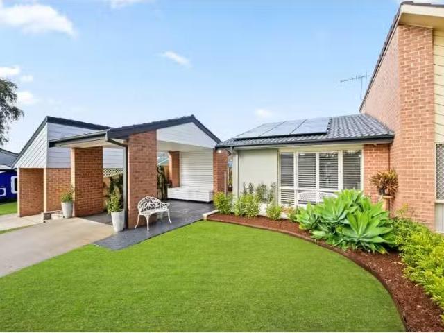 26 Britten Close, Cranebrook House for rent Listed by Enquiri.