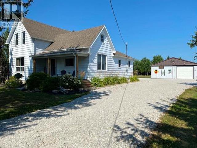26 Brigden Road, Sombra, ON, N8A 4L2 house for sale | Listing ID 26018 | Royal LePage