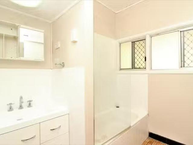 26 Buna Street, Soldiers Hill, QLD 4825