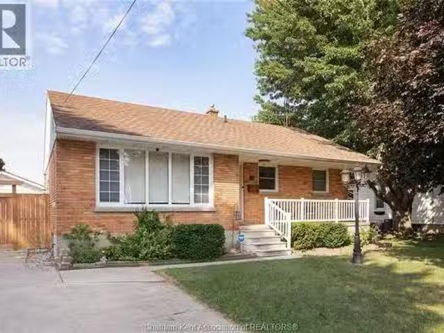 26 Canterbury Street, Chatham, ON, N7L 3S5 house for sale L.