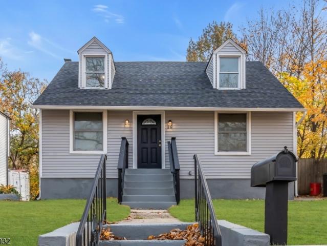 26 Center Oak Ave