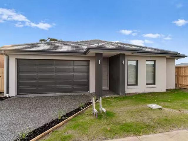 26 Charisma Circuit, Cranbourne South, VIC 3977 House for Rent