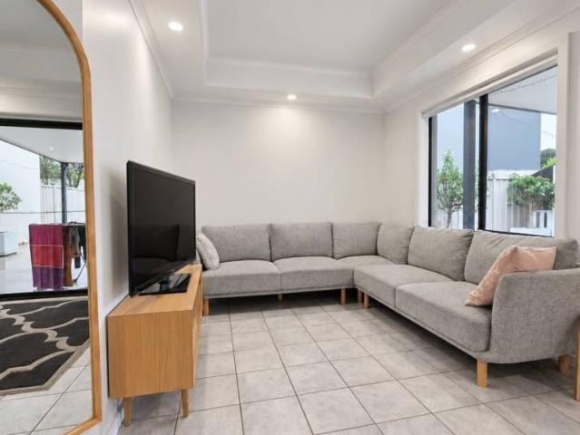 26 Charles Loader Drive, Mile End