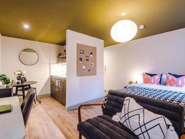 26 Consort Terrace, Leeds LS3 1 bed flat to rent £1,043 pcm £241 pw