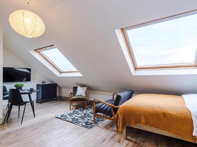 26 Consort Terrace, Leeds LS3 1 bed house to rent £1,017 pcm £235 pw