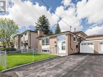Newtonbrook West, Toronto, Ontario - Garden