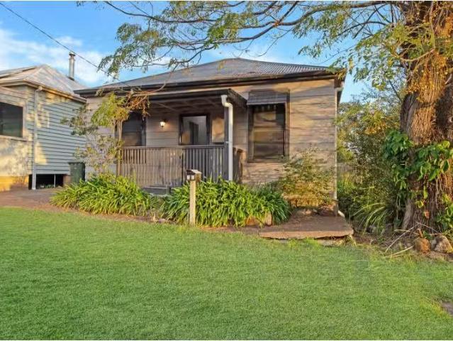 26 Fifth Street, Boolaroo House for rent Listed by Zubeena Ba.