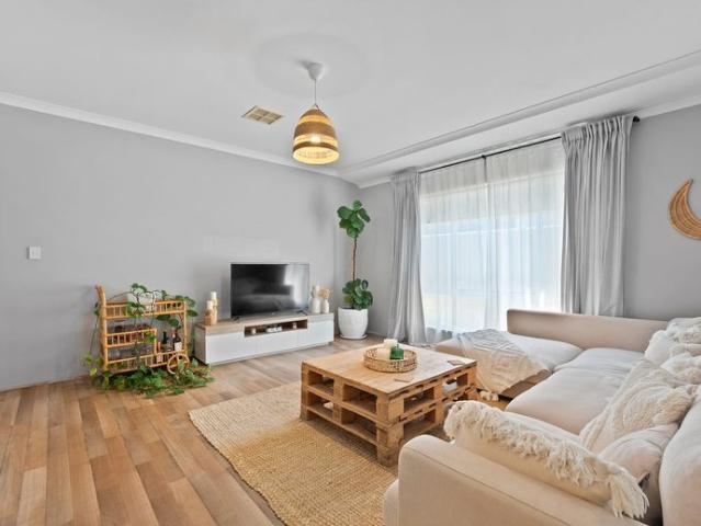 26 Firebrand Grove, Baldivis A stunning family home