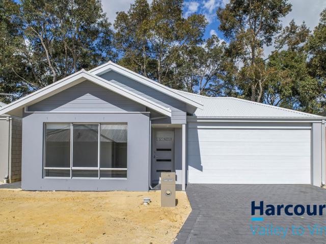 26 Flannigan Approach, CHAMPION LAKES, WA 6111