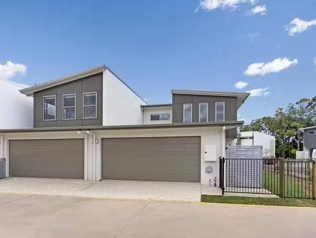 2/6 Fraser Avenue, Maroochydore, QLD 4558