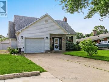 26 Grand Avenue, Chatham Kent Wallaceburg, ON, N8A 4J9 house for sale | Listing ID X12961 | Royal LePage