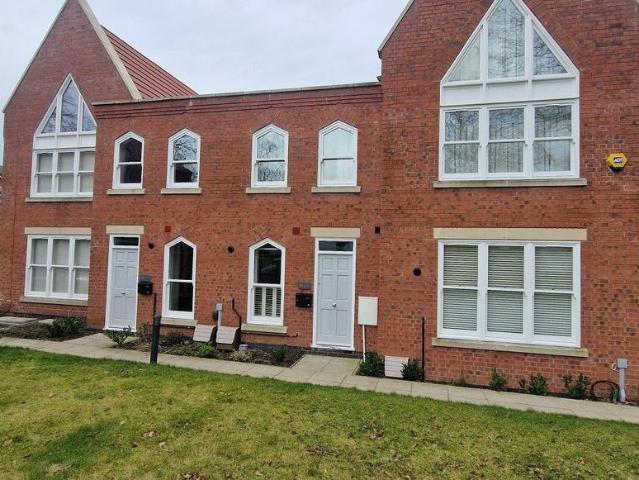 26 Heroes Drive, Stirchley, B29 6UQ, United Kingdom | 1 bed townhouse for rent #138934203 | Rentberry