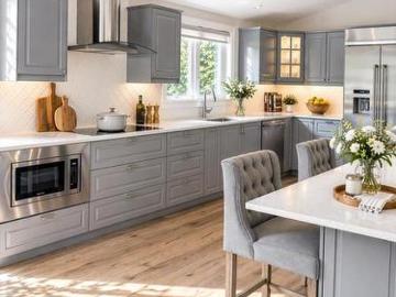 Pinecrest, Hamilton, Ontario, Ontario