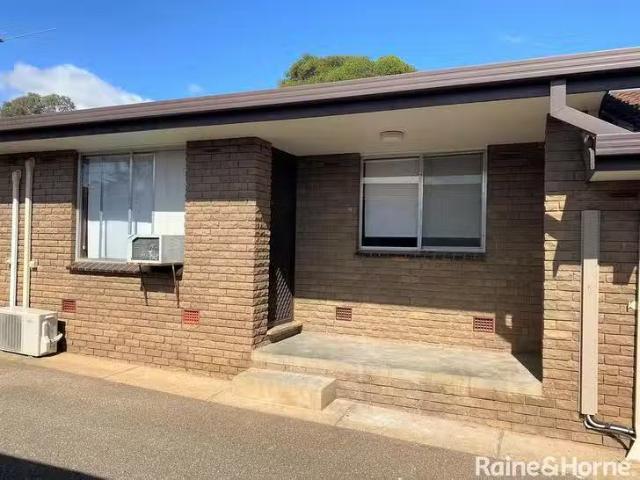 2/6 Joyes Place, Tolland, NSW 2650