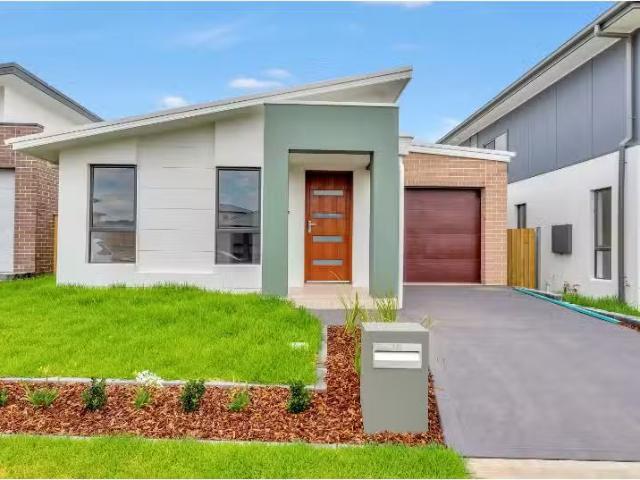 26 Kingsdale Avenue, CATHERINE FIELD House for rent Listed by.