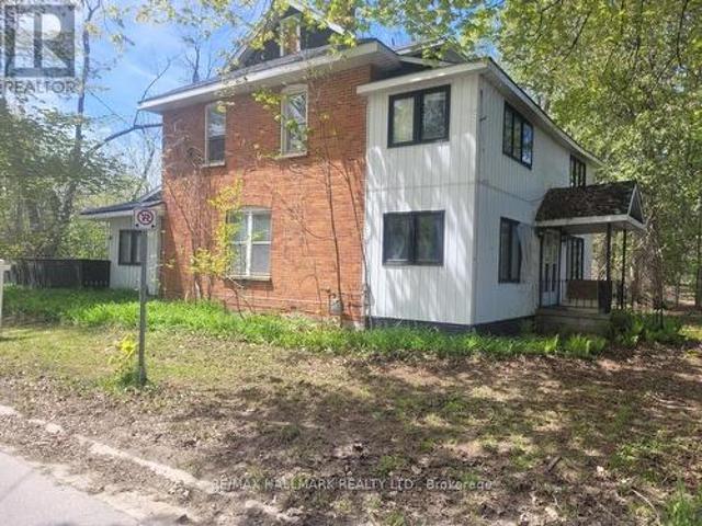 26 Lakeshore Road W, Oro Medonte, ON, L0L 2E0 house for sale | Listing ID S13672 | Royal LePage
