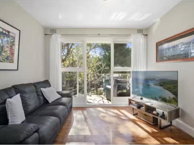 2/6 Livingstone Place, Newport Apartment for rent Listed by J.