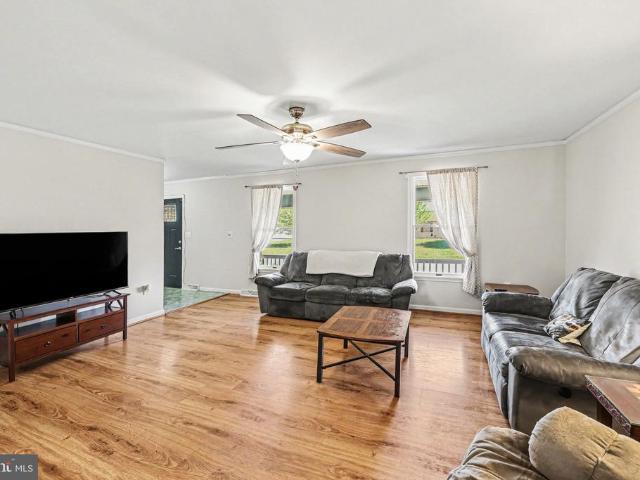 26 Longstreet Drive