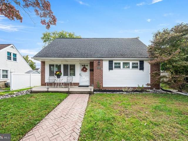 26 Lynn Dr, West Norriton, PA 19403