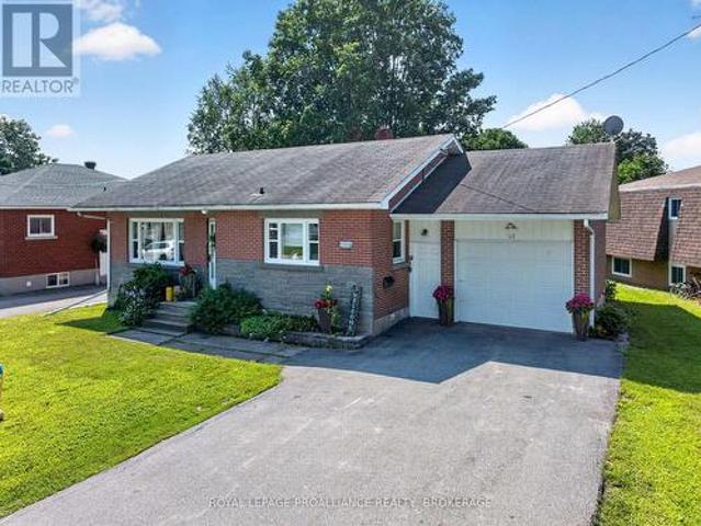 26 Mclean Boulevard, Perth, ON, K7H 2Z3 house for sale | Listing ID X13648 | Royal LePage