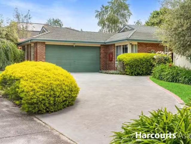 26 Moonbeam Close, Narre Warren South, VIC 3805 House for Rent