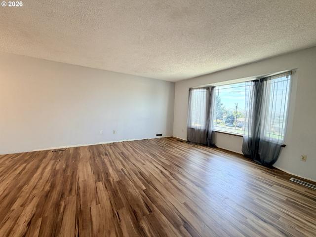 26 ne nelson dr