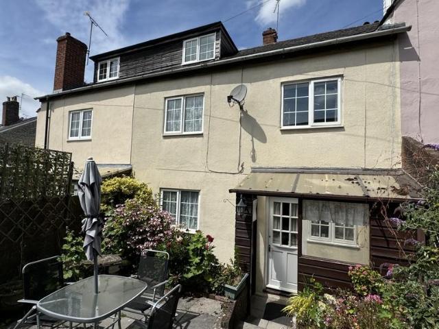 26 North Row 2 bed terraced house to rent £1,100 pcm £254 pw