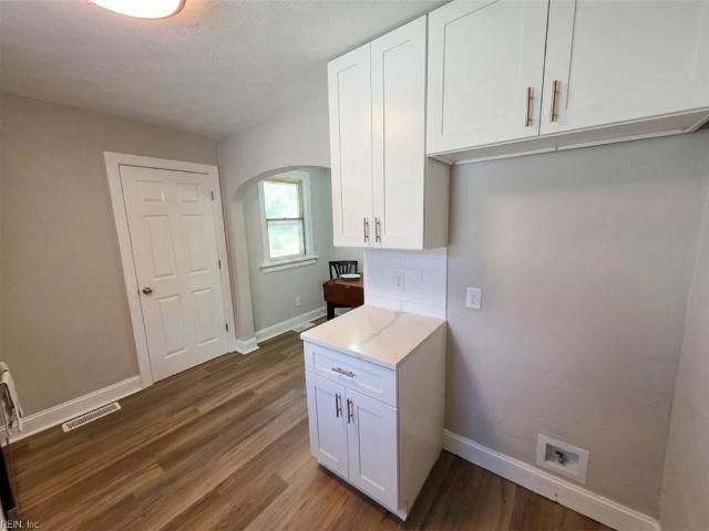 26 S Fairview CIR