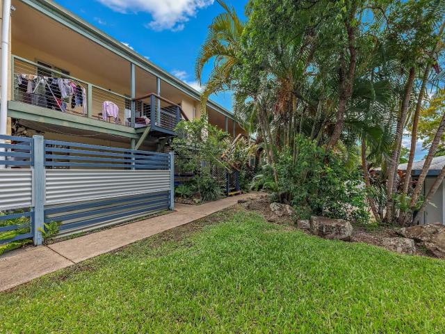 2/6 Saint Martins Lane Cannonvale, QLD 4802