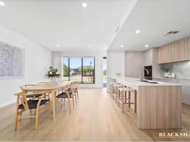 26 Seekamp Street, Denman Prospect Townhouse for rent Listed.