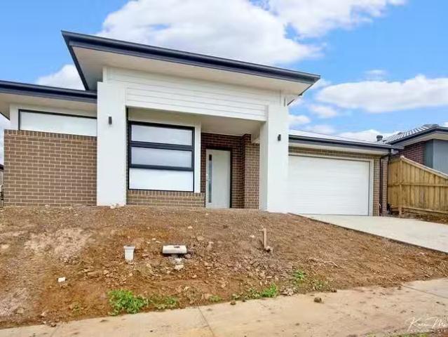 26 Snows Hill Avenue, Warragul, VIC 3820