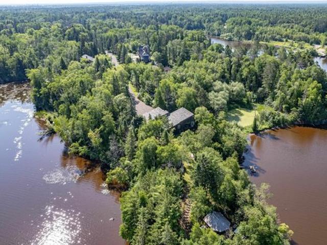26 Saint Albans Rd, Superior, WI 54880