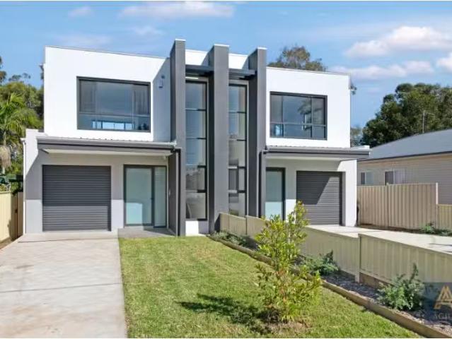 26A Oxford Street, Cambridge Park Townhouse for rent Listed b.