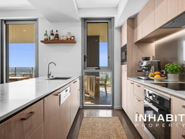 26th Floor North Aspect | Dual City & River Views | Leased at $1,100/week