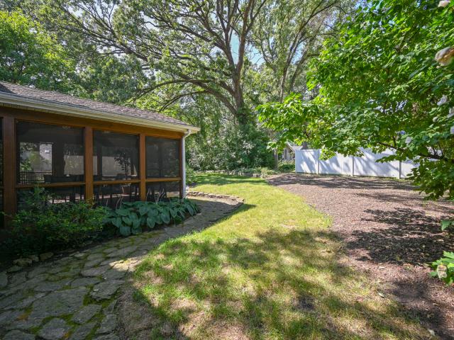 26W530 Prairie Avenue