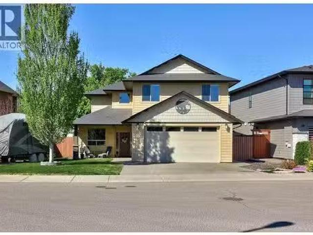 2704 Beachmount Crescent, Kamloops, BC, V2B 0E6 house for sa.