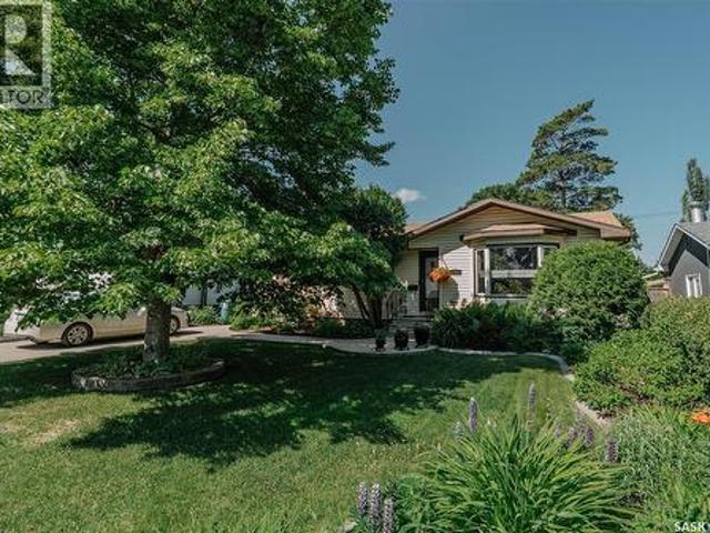 2704 Preston Avenue S, Saskatoon, SK, S7J 2G6 house for sale | Listing ID SK042362 | Royal LePage